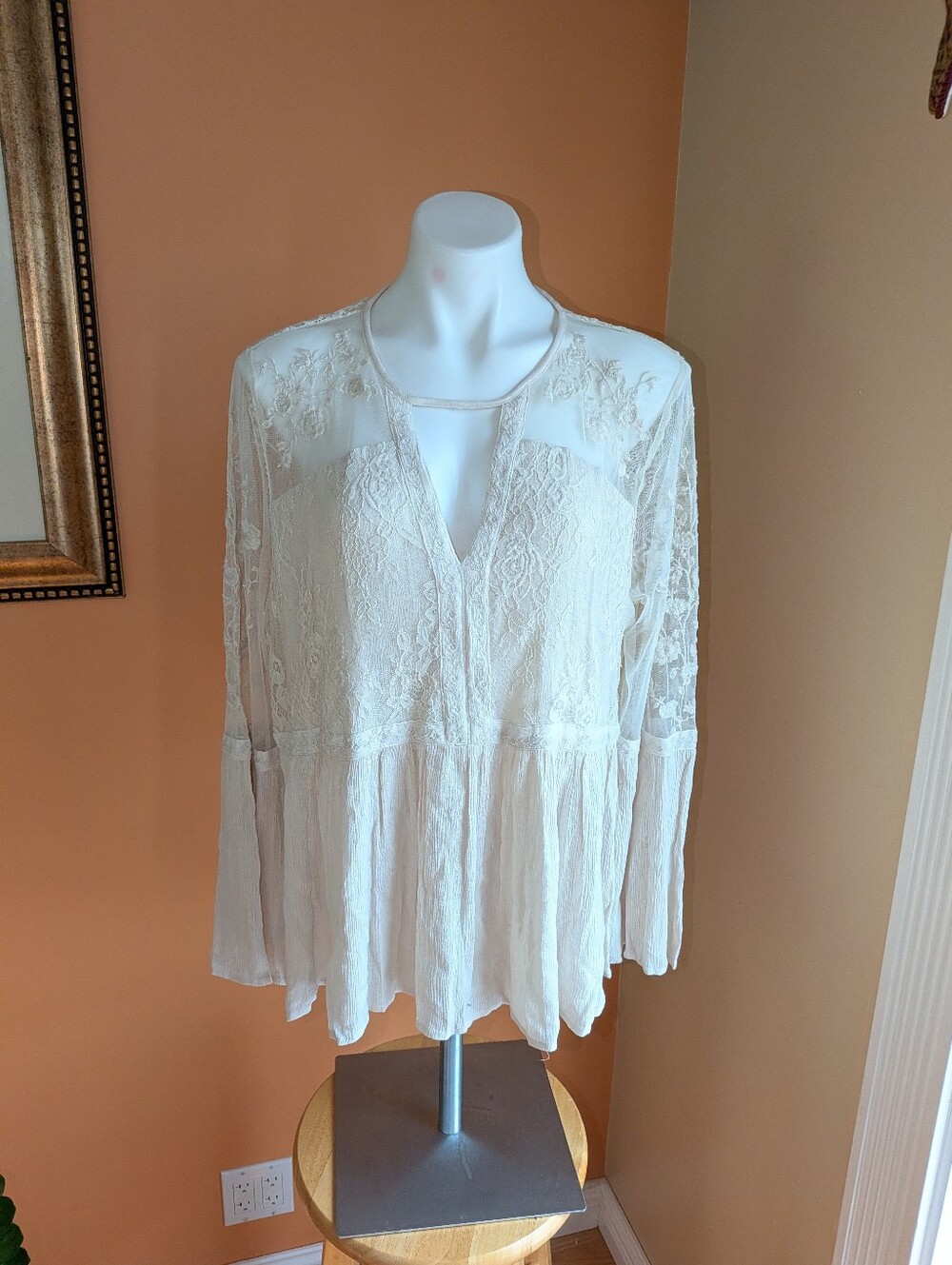 American Eagle Outfitters Women's Cream Lace Peasant Blouse Size XXL